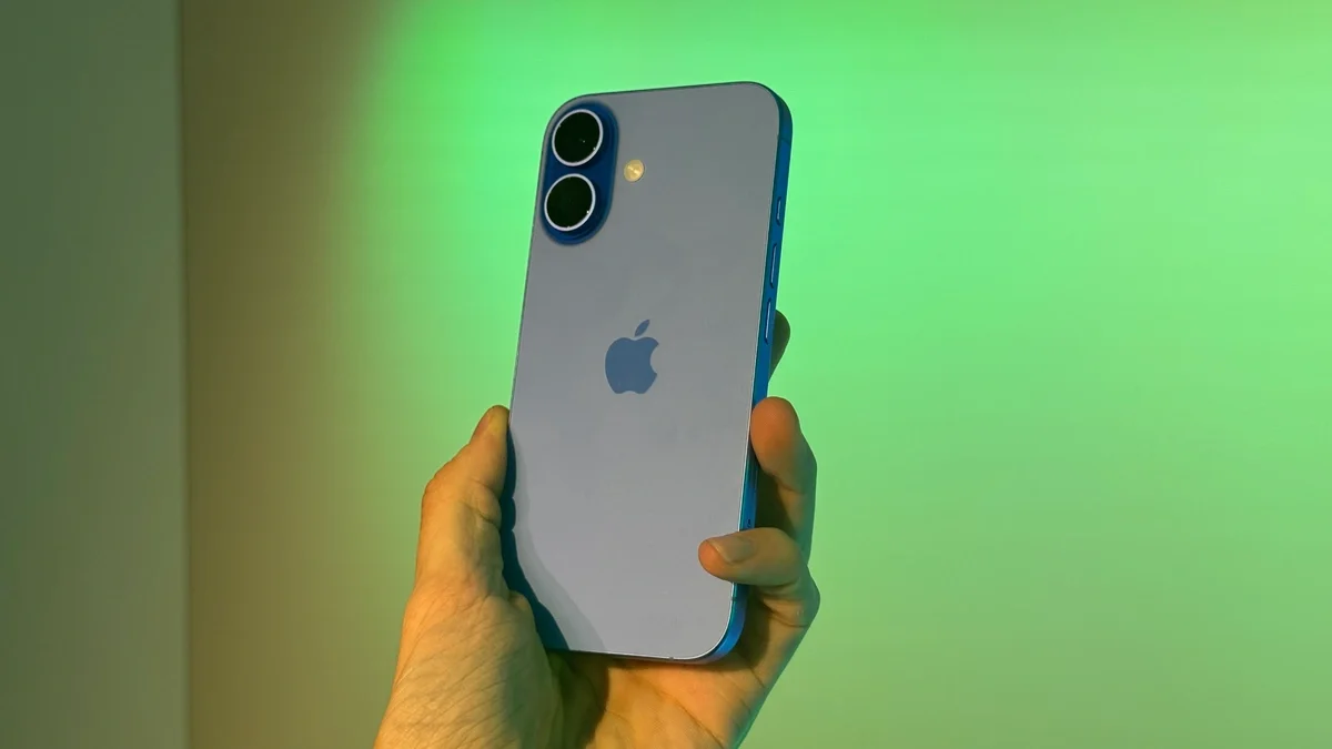 iPhone 16 Plus (256 GB) tem 40% OFF e atinge menor preço do último ano na Amazon